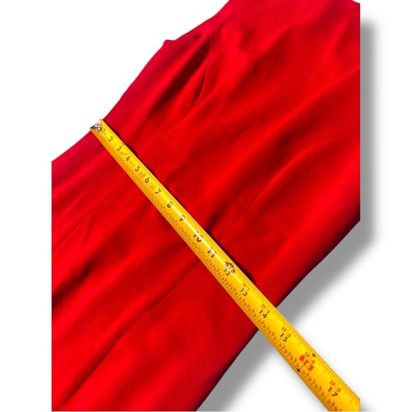 David Warren Petites Chic Form Fiting Scarlet Red Sleeveless Midi Dress - Picture 12 of 16